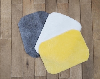 Dollhouse Miniature Plush Bathroom Rug. 1:12 Scale Fluffy Bathmat in 3 colors.