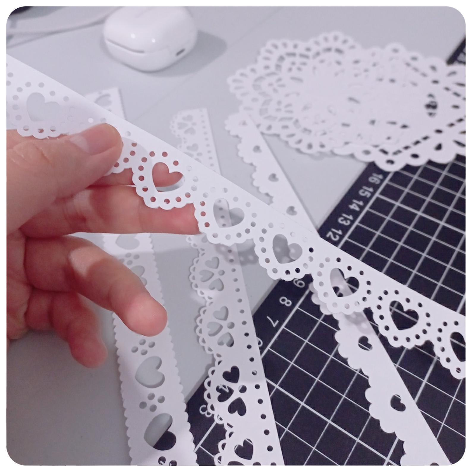 Trim Svg Valentine's Hearts Lace Trim Border SVG / PNG / SILHOUETTE Cutting File ...