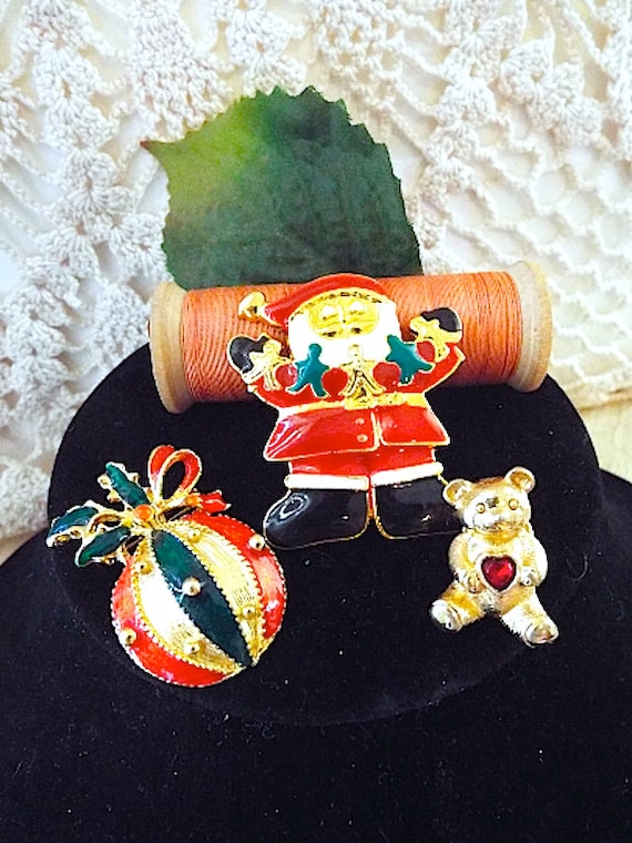 Lot of 3 Christmas Pins, Vintage Gold Christmas Pi