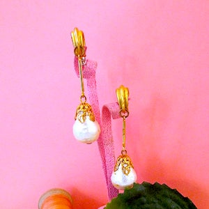 Vintage Gold Earrings,,Vintage Beroque Pearl Earrings,Pearl Dangle Earrings,Pearl Drop Earrings,Vintage Pierced Earrings,Valentine Gift