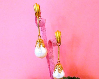 Vintage Gold Earrings,,Vintage Beroque Pearl Earrings,Pearl Dangle Earrings,Pearl Drop Earrings,Vintage Pierced Earrings,Valentine Gift