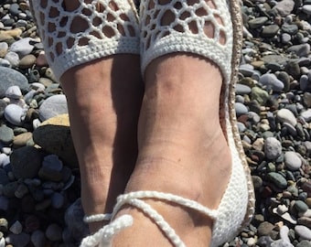 Zomersandalen: handgemaakte gehaakte schoenen. Handgebreid en met de hand gestikt. van Babu Shoes