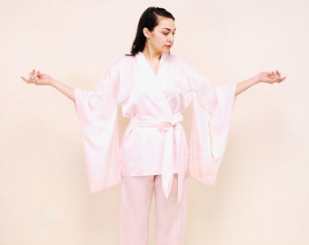1970&#39;s/1980&#39;s Pink Satin CLAIRE HADDAD Hand Painted Kimono Loungewear / Pyjamas / Rare Collectable Retro / bjr