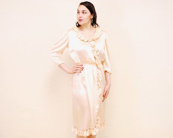 1940&#39;s/1950&#39;s Champagne Silk Satin Hand Painted Dressing Gown /  Satin Robe / Rare Collectable Retro / bjr