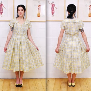 1950&#39;s/60&#39;s Light Grey and Yellow Printed Cotton Summer Garden Party Dress / Rockabilly / Pin-up / Rare Collectable Retro