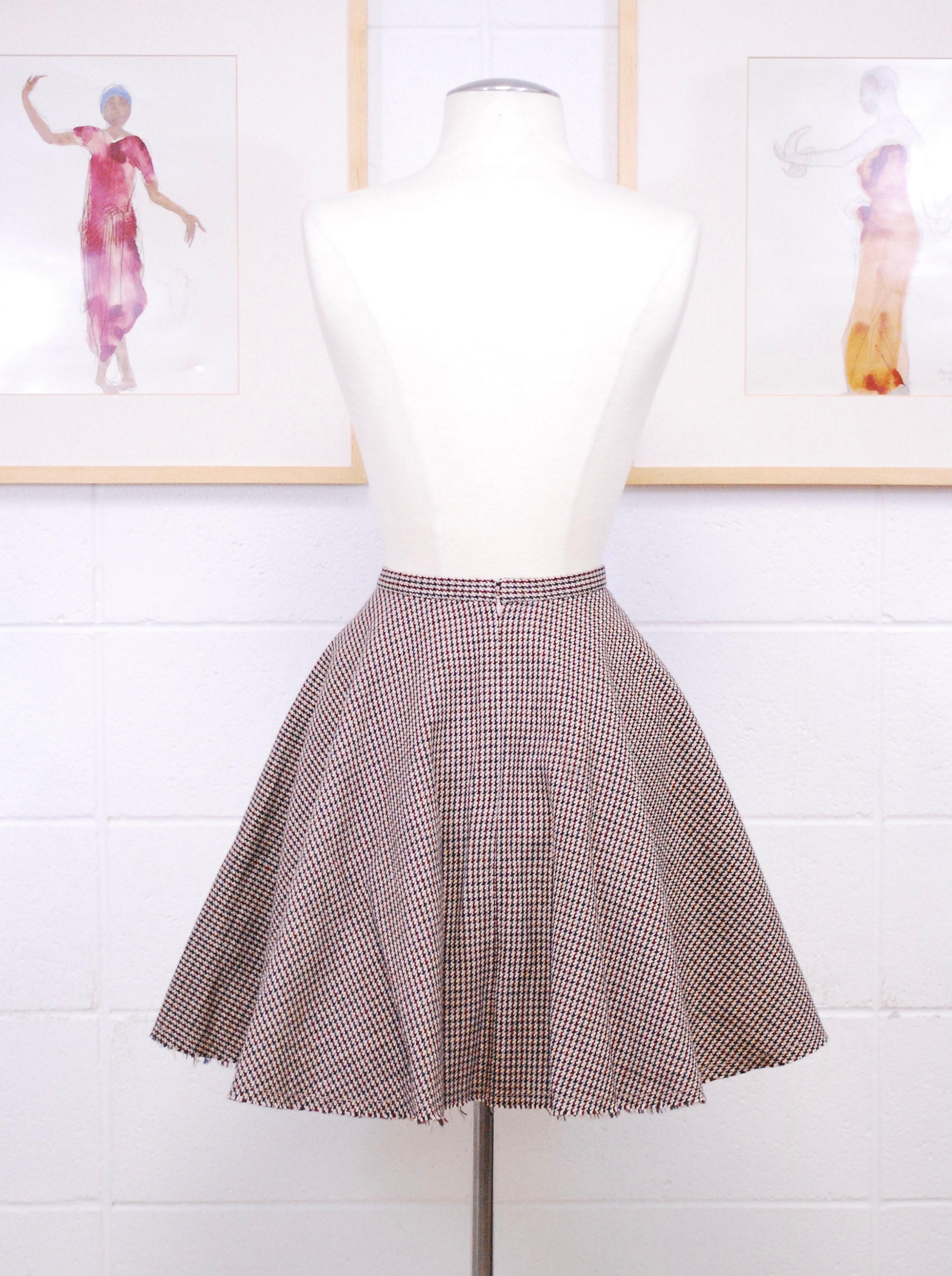 Mini-jupe Alexander McQueen En Cuir Rouge Tweed – Taille 42 (US 10) – Modèle Rare Et Asymétrique