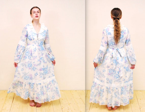 1960's/70's Light Blue Floral Maxi Dress with Lac… - image 1