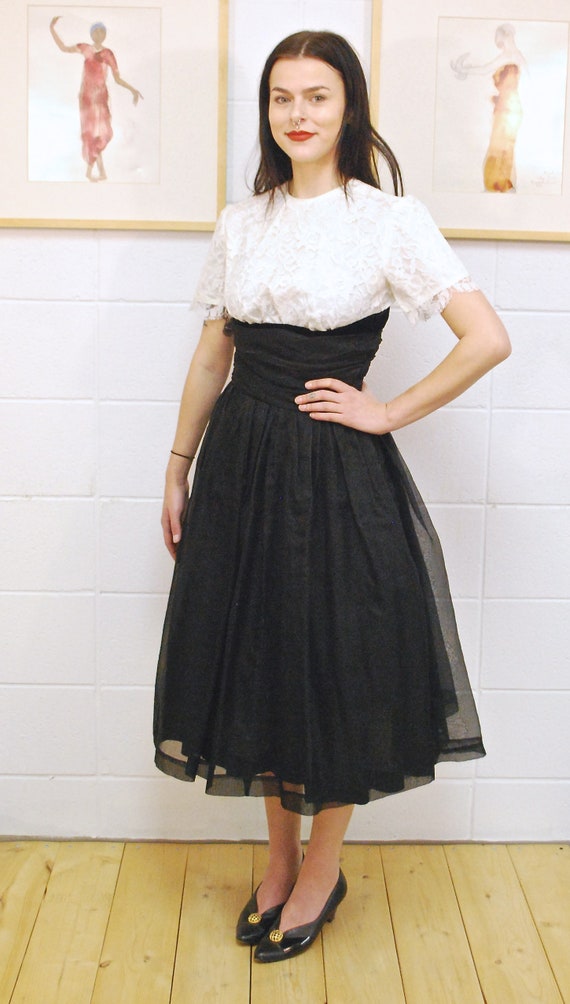 1950's/60's White Lace and Black Chiffon Fit and … - image 4