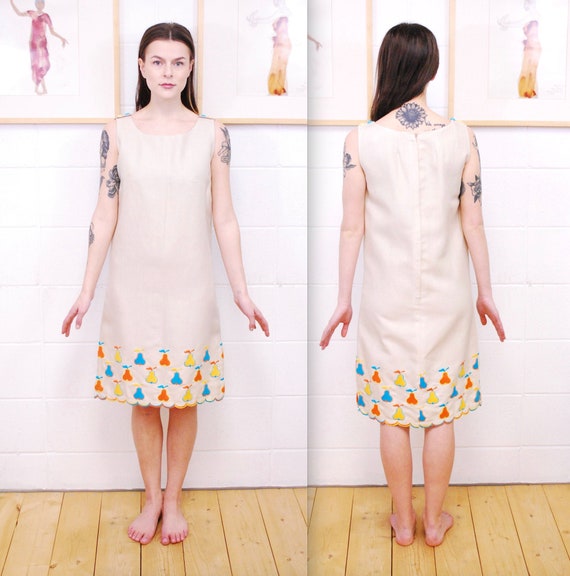 1960's Tan Linen Summer Day Dress / Embroidered P… - image 1