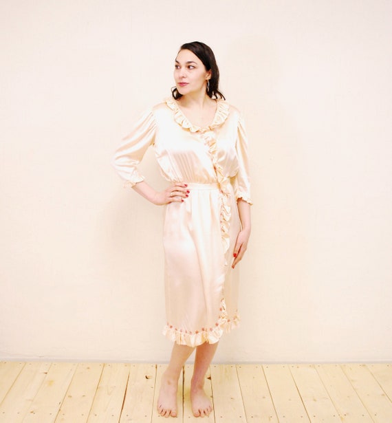1940 s 1950 s Champagne Silk Satin Hand Painted Dressing Gown Satin Robe Rare Collectable Retro Bjr Etsy