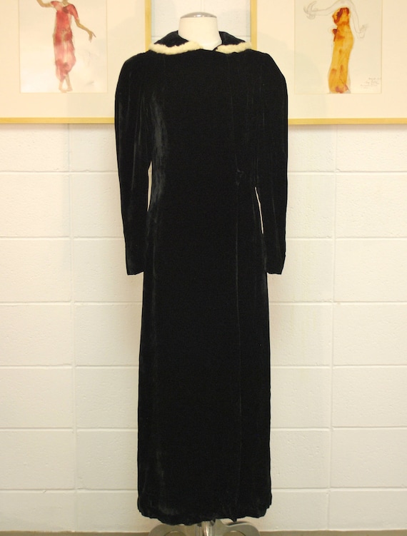 1930's Black Silk Velvet Opera Coat / White Fur C… - image 2