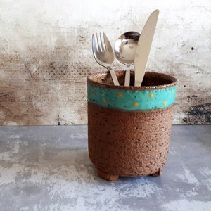 Keramische rustieke bestekhouder, aardewerk bestekschaal, aardewerken keukenpot, keramische bestekhouder, keramische container, housewarmingcadeau