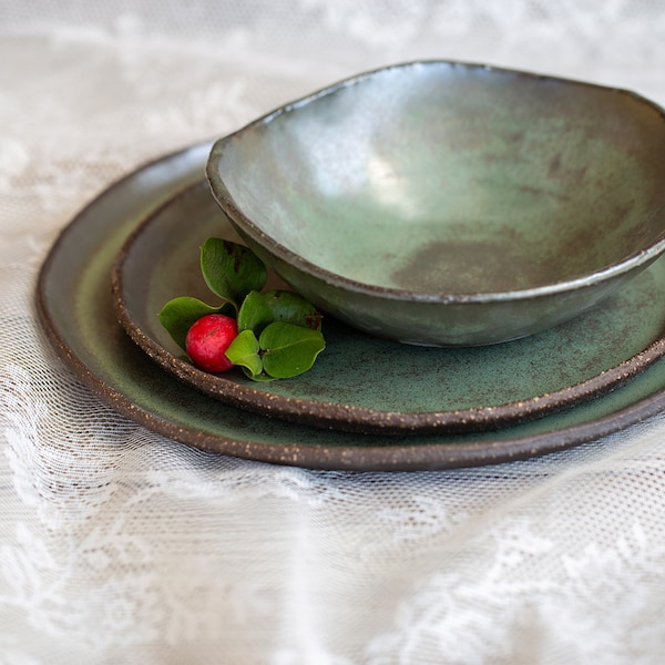 Vaisselle verte en céramique rustique, ensemble d’assiettes en céramique, ensemble d’assiettes vertes en poterie, ensemble de vaisselle verte en poterie, ensemble de TROIS, cadeau de Noël