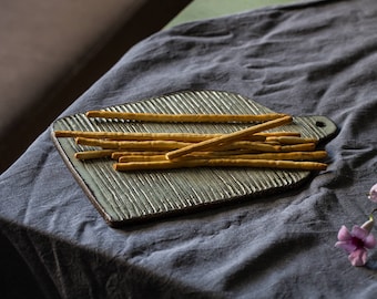 Handgemachtes hellblaues Keramik Käsebrett: Keramik Serviertablett, US DDP