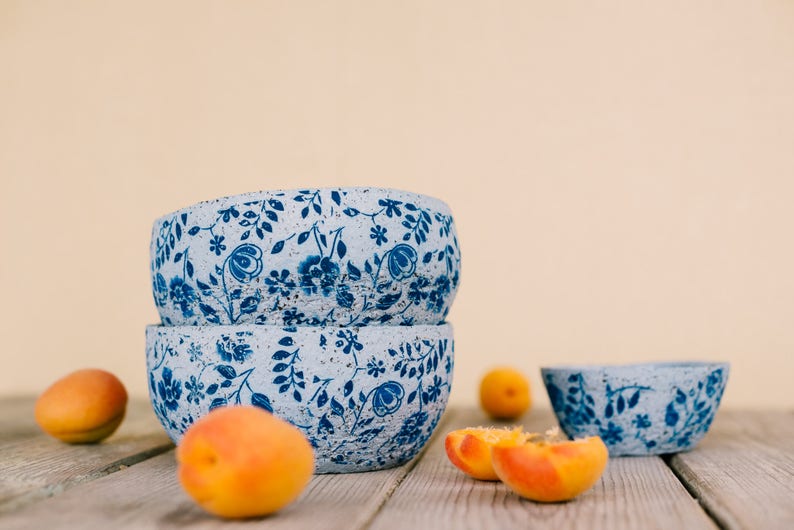 Pottery rustic blue bowl, Ceramic blue rustic bowl, Ceramic serving dish, Pottery cereal bowl, Gift for her, Housewarming gift imagem 3
