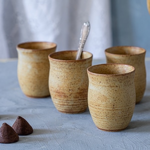 Handgjorda keramiska muggar - Rustika bruna keramikkoppar - Set om två, US PPD