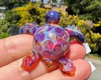 Blown Glass Sea Turtle Figurine – Iridescent Borosilicate Sculpture