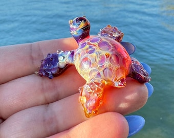 Blown Glass Sea Turtle Figurine: Iridescent Borosilicate Sculpture
