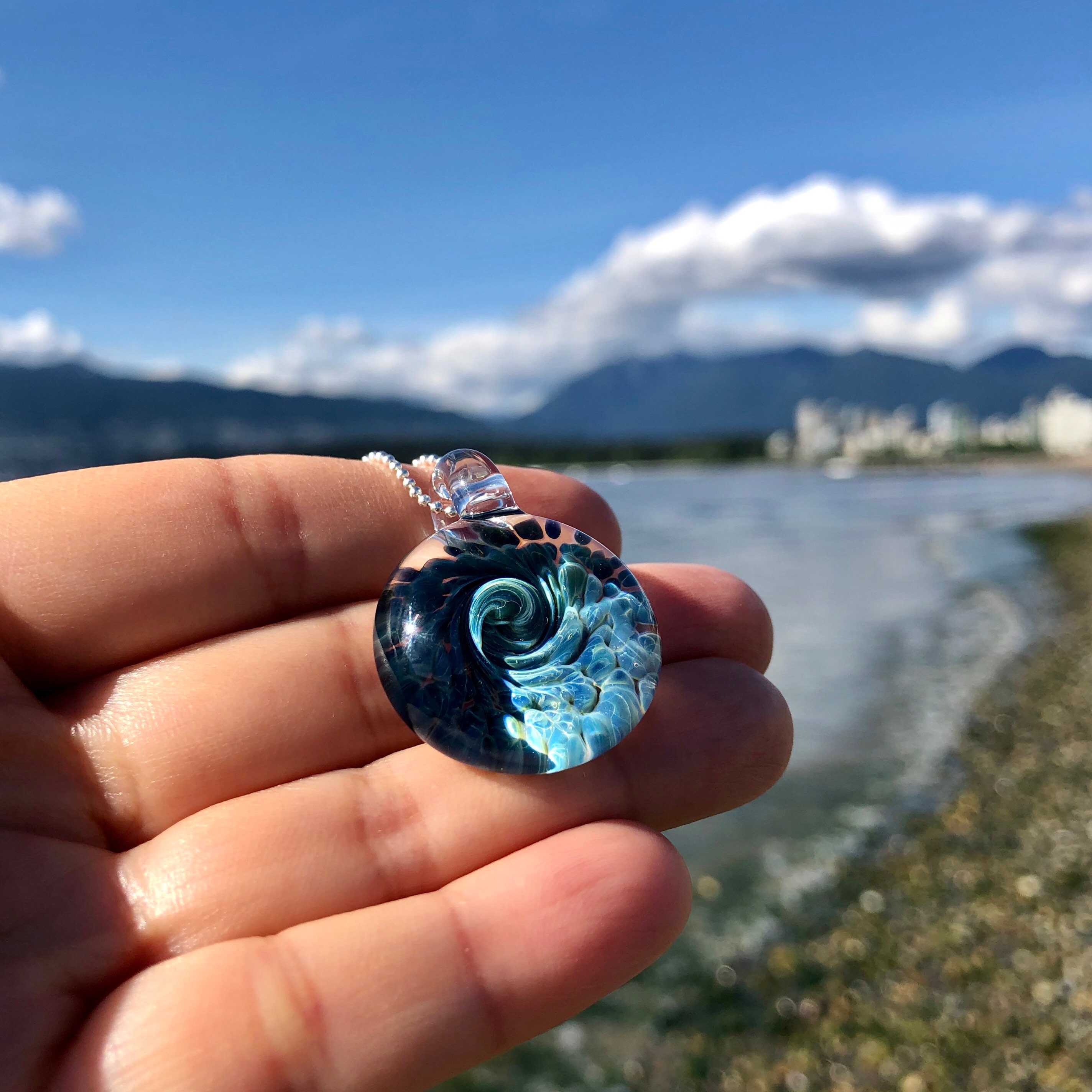 ネックレス・ペンダント EOU STUDIO The texture of glass Necklace 03 Ocean Pendant - Ocean Necklace - Wave Necklace - Heady Glass