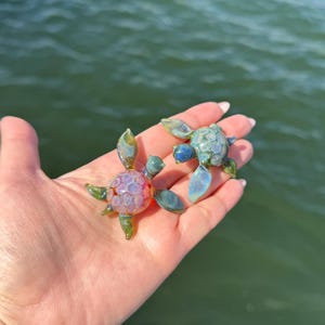 Sea Turtle figurine - Glass Sea Turtle sculpture - Honeycomb Sea Turtle Figurine – Hand-Blown Borosilicate Glass – Ocean Lover Gift