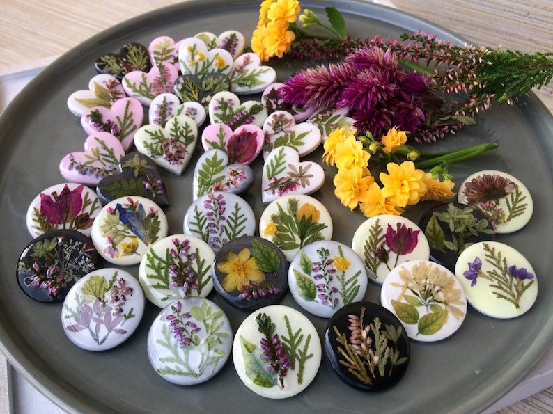 convention gifts spring theme Botanical floral jewelry with real dried leaves and flowers