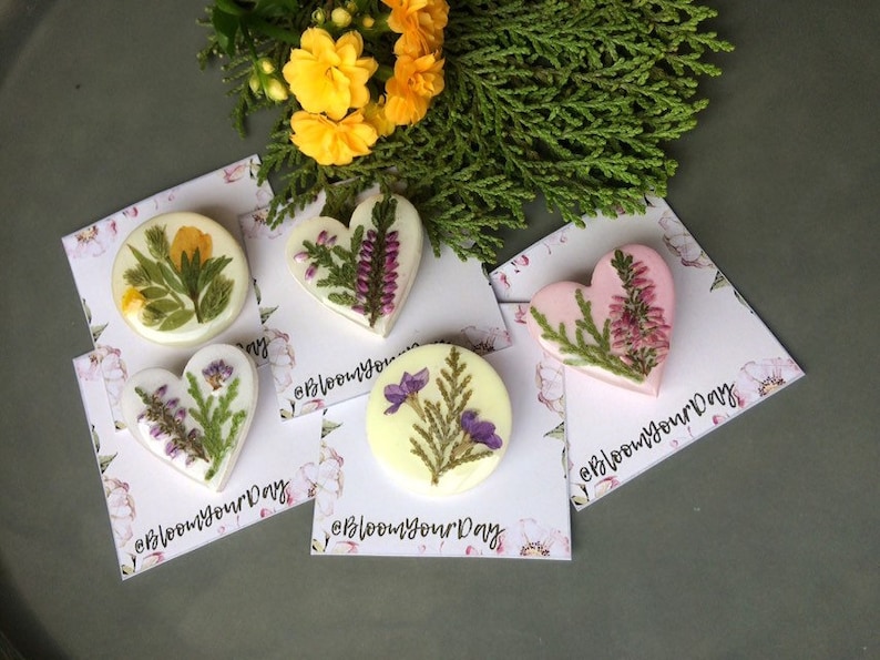 convention gifts spring theme Botanical floral jewelry with real dried leaves and flowers