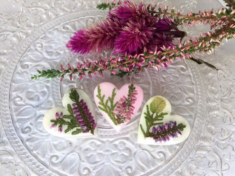 convention gifts spring theme Botanical floral jewelry with real dried leaves and flowers