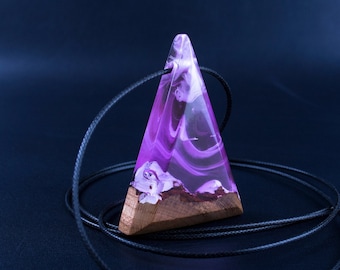 Collana in legno di resina viola: gioielli con ciondolo geometrico