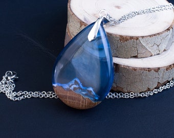 blue necklace, resin pendant, Blue glowing necklace, resin jewelry, blue pendant , wood jewelry, gift for her, resin jewelry, gift pendant