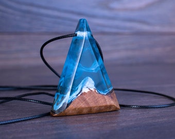wood resin necklace, resin jewelry, resin pendant, blue pendant , wood jewelry, gift for her, pendant resin, blue necklace, resin jewelry
