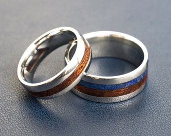 Anillo de boda de acero con incrustaciones de lapislázuli y madera roja