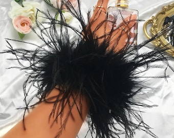 Pair Of Ostrich Feather Snap Bracelets High Quality Full Volume - Black