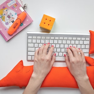 Fox desk accessories Office supplies Stuffed animal employee Work appreciation decor Mouse pad team gift Keyboard wrist rest cute key board