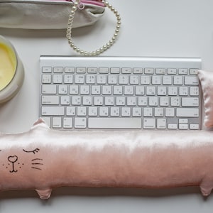Wrist rest set animal For keyboard and mouse pad Mousepad Desk accessories set for women blush Relaxation kit cat