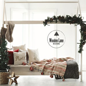 Christmas Bed Digital Backdrop, Christmas Bed Digital File, Christmas Backdrop, Christmas Background, Holiday Background,