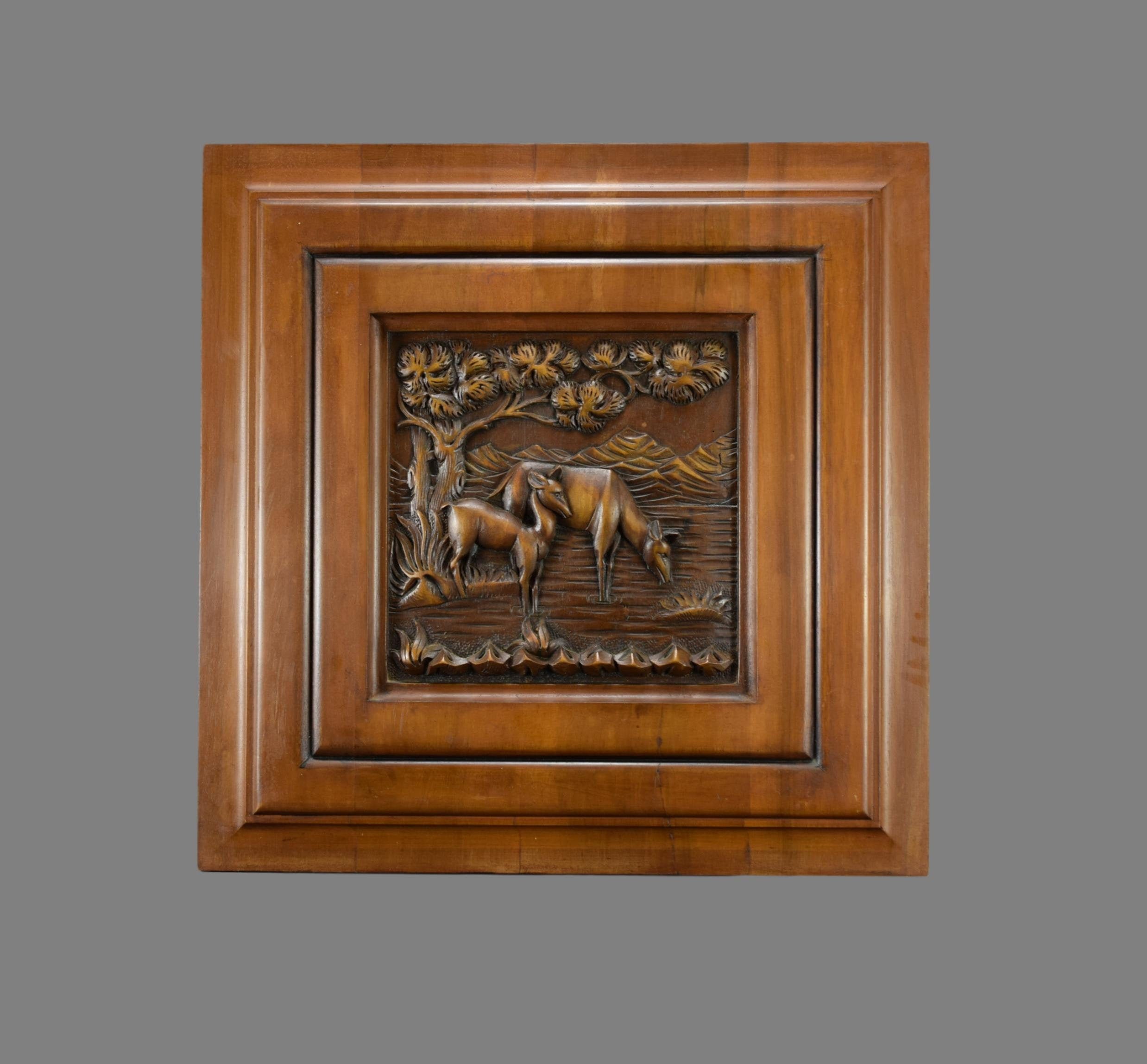 Art Déco Sculpté Panneau en Bois Cabinet Placard Porte Gazelle