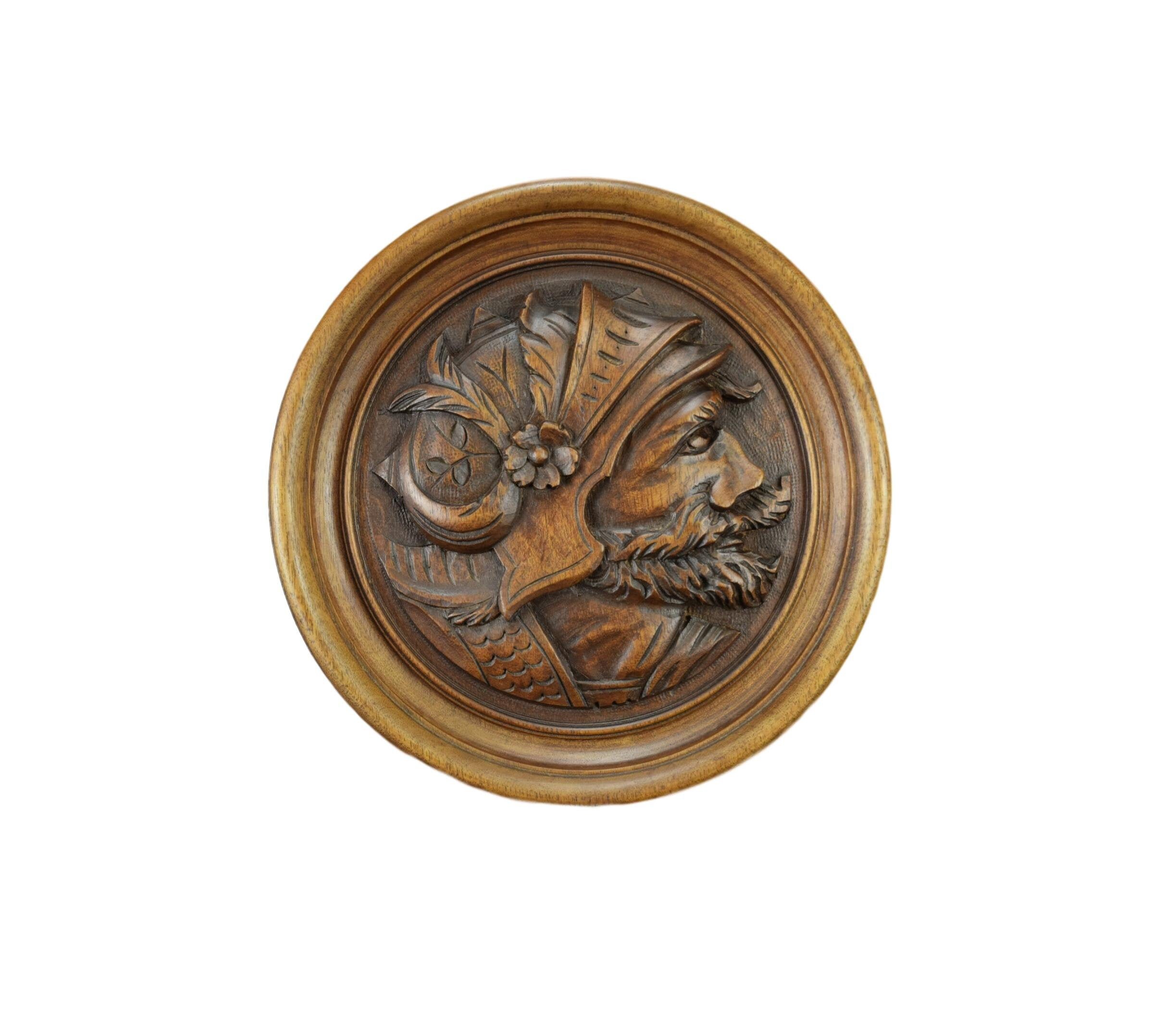 Français Middles Ages Knight Soldier Portrait Carved Wood Wall Panel Médaillon
