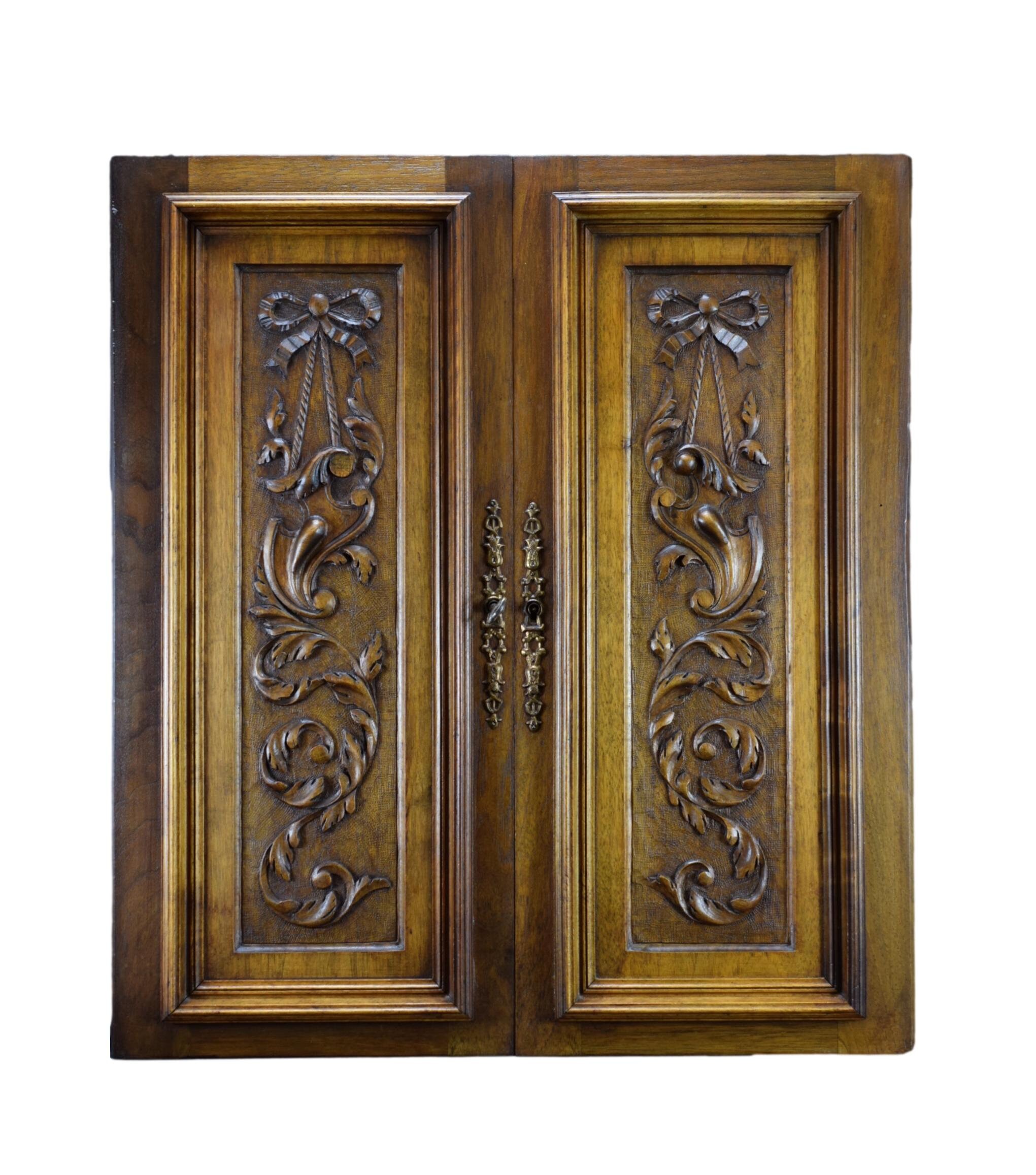 Paire de Panneaux Bois Sculpté Armoire Porte d'écusson