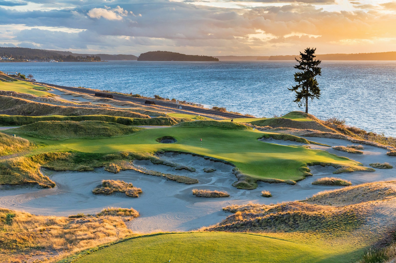 Chambers Bay Golf Course, Hole #15 - Sunset 1 - Fine Art Golf Prints - Etsy