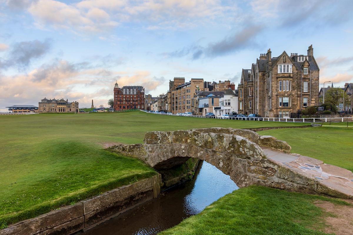Swilcan Bridge at the Old Course at St Andrews - Fine Art Golf Prints ...