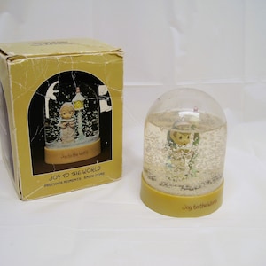 Precious Moments &quot;Joy to the World&quot; Snow Dome, Water Globe Holiday Decoration