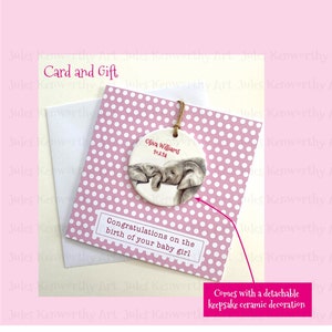 Nouvelle carte et cadeau personnalisés pour bébé fille, carte pour nouveau-né éléphant avec décoration en céramique amovible à chérir, carte pour nouveau bébé et cadeau