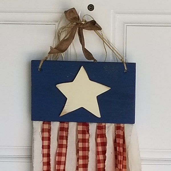 Wood Welcome Friends Sign With a Rope Hanger Wall Decor