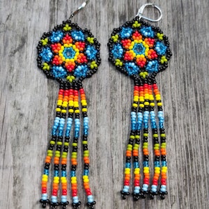 Huichol flower earrings, Mexican earrings, Huichol jewelry, seed beaded earrings, flower earrings dangle, Floral earrings fringe, boho style