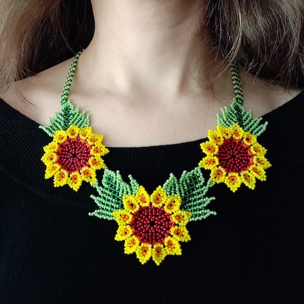 Sunflower necklace Huichol, Mexican Necklace Mexican Jewelry, Huichol jewelry, Native american, necklace with big yellow flowers, Boho style