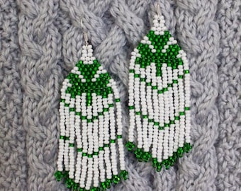 Clover earrings Beaded, Shamrock Earrings, Celtic Irish Earrings, Shamrock Jewelry Beaded, St. Patrick&#39;s Day Earrings, green long earrings