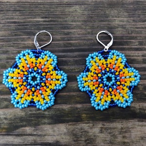 Huichol flower earrings, Mexican earrings, Floral earrings handmade, Huichol jewelry, seed beaded earrings, Multicolored flower, boho style