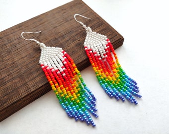 Rainbow beaded earrings, Rainbow Pride Earrings, Gradient dangle earrings, Dangle Seed Bead Earrings, lgbtq earrings, Fringe earrings boho