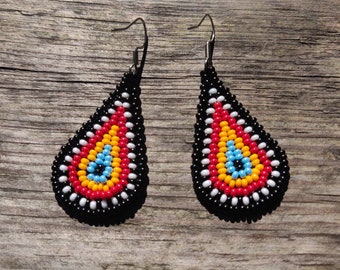 Kolczyki meksykańskie, Kolczyki z koralików nasiennych, Kolczyki Huichol wiszące, Kolczyki letnie ręcznie robione, Meksykański folk, Meksykańska biżuteria boho koraliki