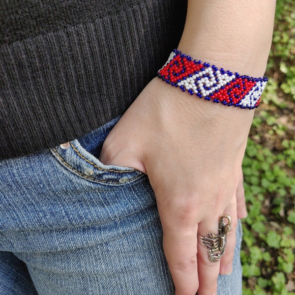 Patriotic beaded bracelet, Independence day, US flag bracelet, American flag bracelet, Native American style, seed beaded bracelet, Handmade